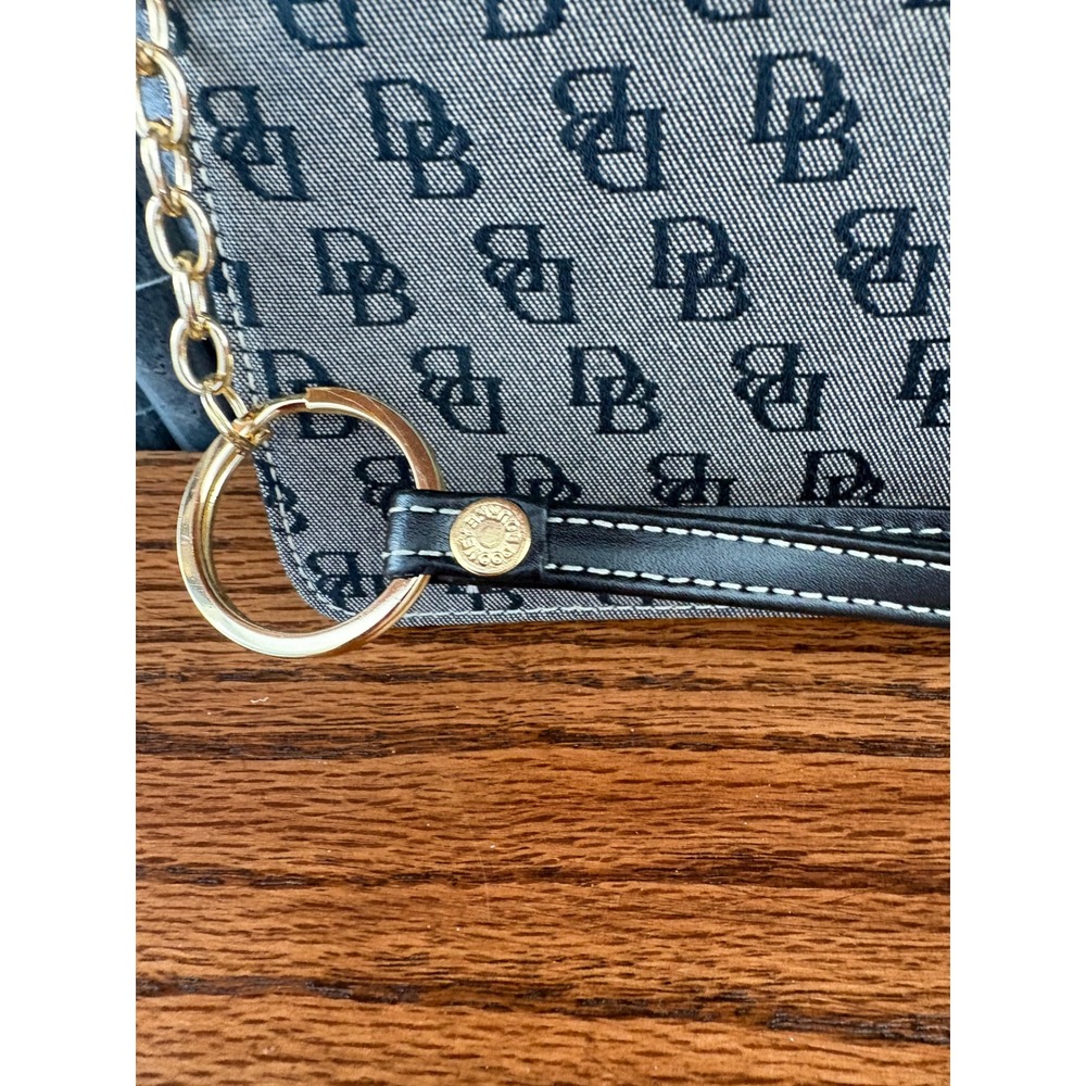 Dooney & Bourke Monogram Canvas Wristlet Clutch black Grey Gold Tone Hardware - Picture 3 of 6